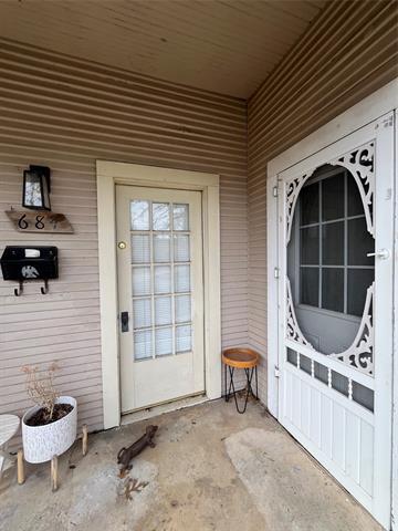 Foto del edificio - 684 N Graham St