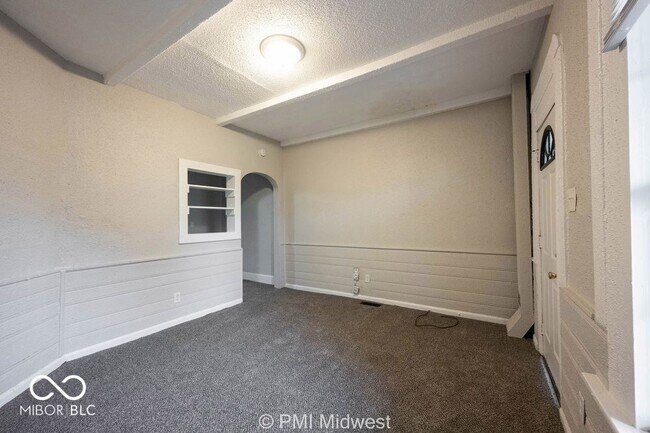 Building Photo - 240 N Beville Ave