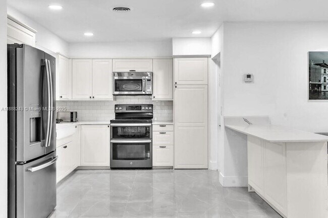 Foto del edificio - 2112 N 14th Terrace