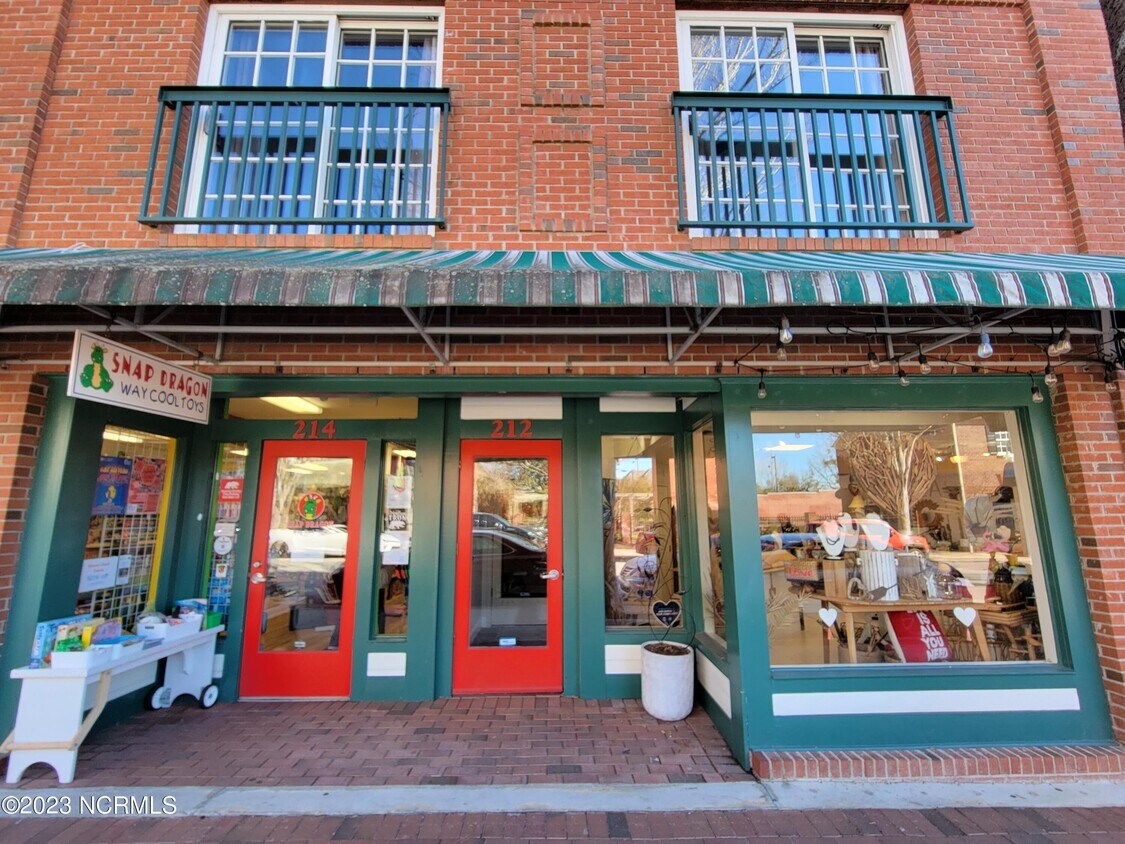 212 Middle St Unit 303, New Bern, NC 28560 Condo for Rent in New Bern