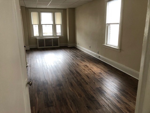 Building Photo - 143 W 30th St