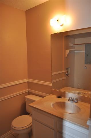Building Photo - 303 College