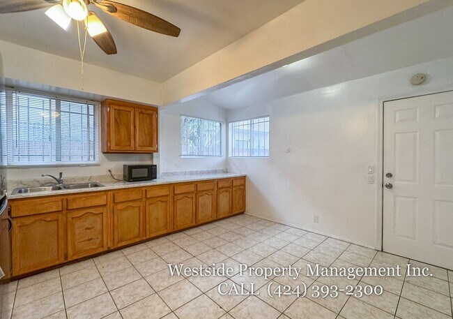 Foto del edificio - 906 Edgewood St