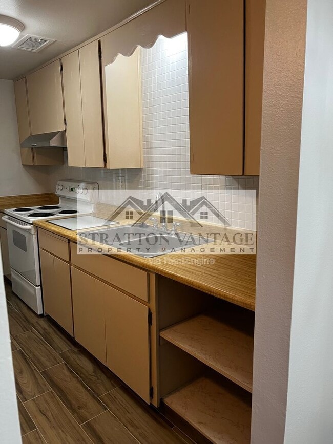 Building Photo - 424 W Brown Rd