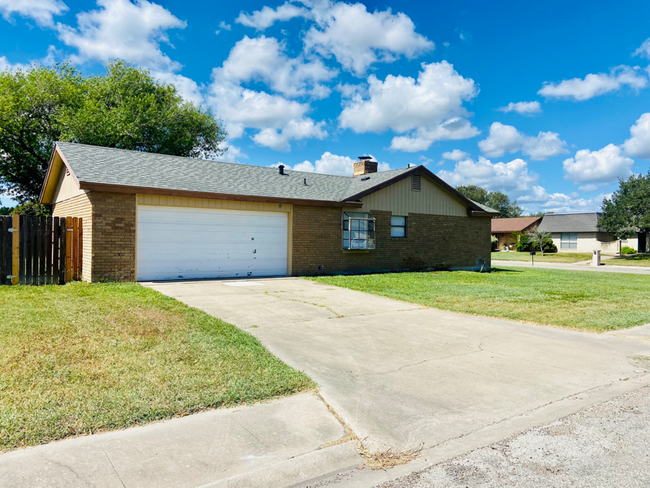 1413 Windcrest St, Kingsville, Tx 78363 - House Rental In Kingsville 