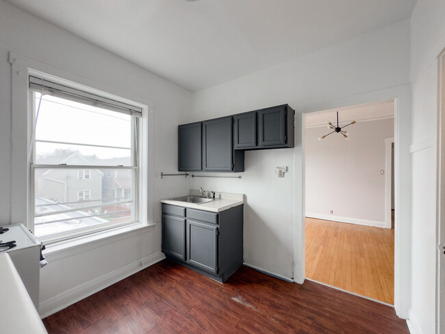 Foto del edificio - 4404 N Winchester Ave