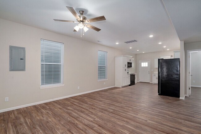 Foto del edificio - 300 S Hampton Ave