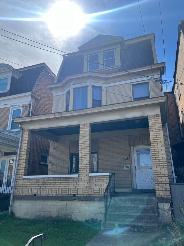 Primary Photo - 7474 McClure Ave