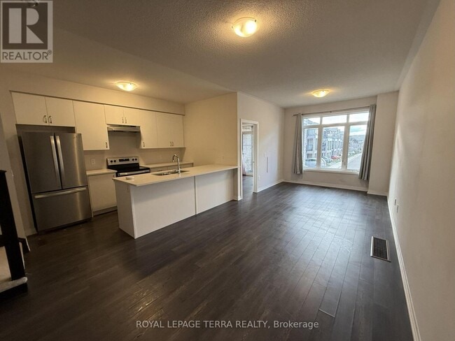 Building Photo - 585 Colborne St E