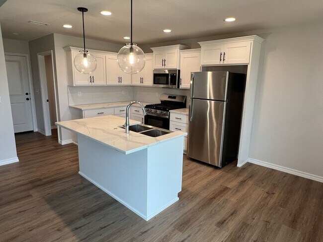 Building Photo - Brand New Home In Nixa!