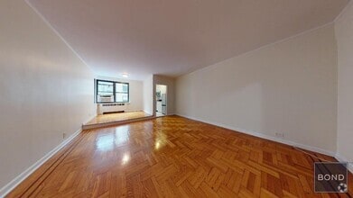 Building Photo - 124 E 24th St