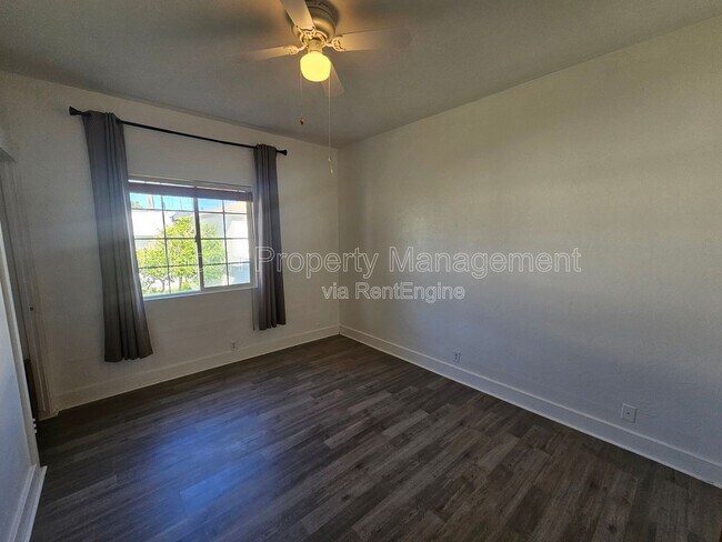 Building Photo - 127 S B St