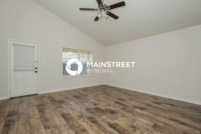 Foto del edificio - 4 Bedroom Pet-Friendly Home in SAINT HEDWIG, TX with Main Street Renewal