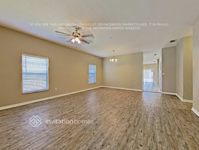 Building Photo - 4992 Outlook Dr
