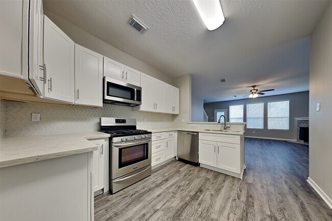 Building Photo - 12115 Carriage Oak Cir