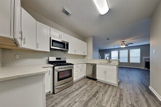 Building Photo - 12115 Carriage Oak Cir