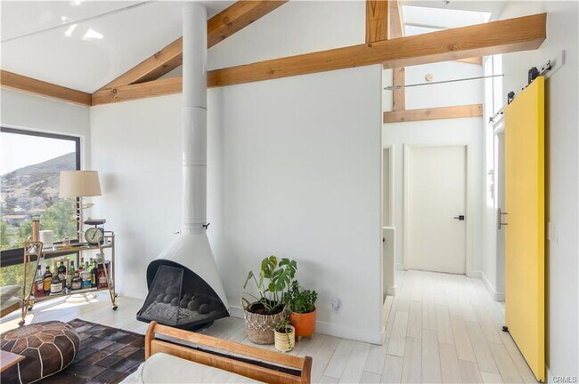 Foto del edificio - 14 Stallion Rd