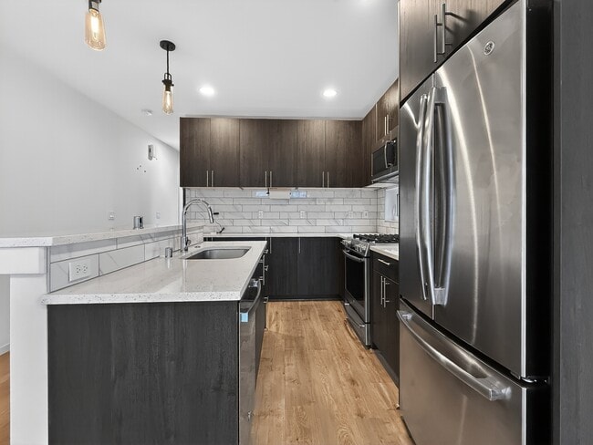 Building Photo - 2013 15th Ave S