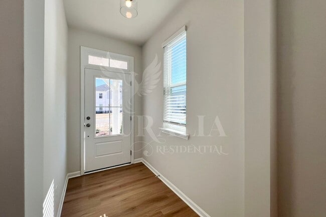 Building Photo - 183 Anise Ln