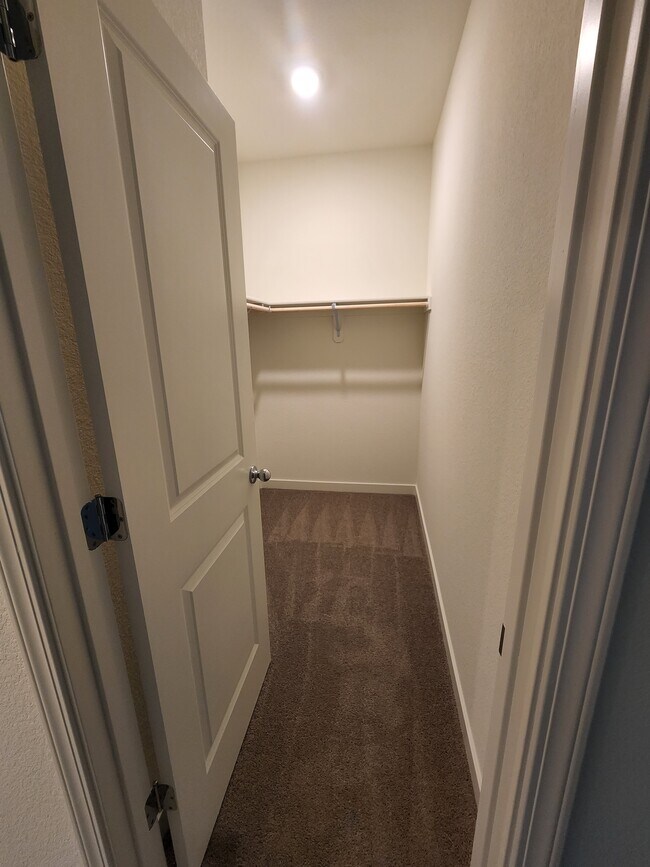 Foto del edificio - 1008 Maple Way