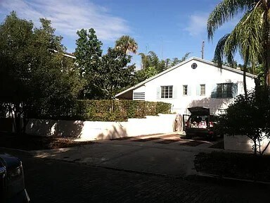 Building Photo - 617 Hillcrest St