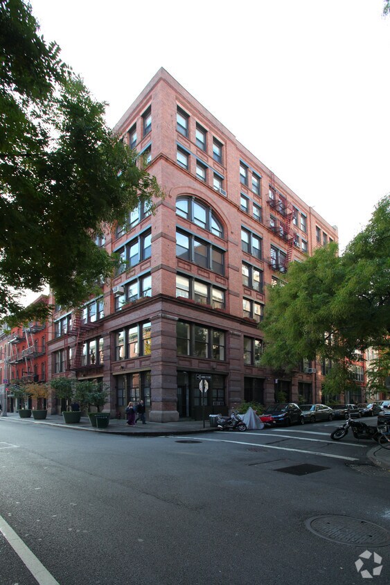 Building Photo - Preston NY 10 Bleecker Street