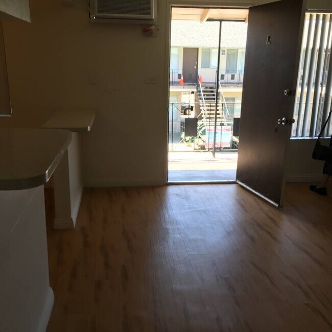 Foto del edificio - 590 E Olive Ave