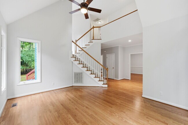 Foto del edificio - 121 Waverly Forest Ln