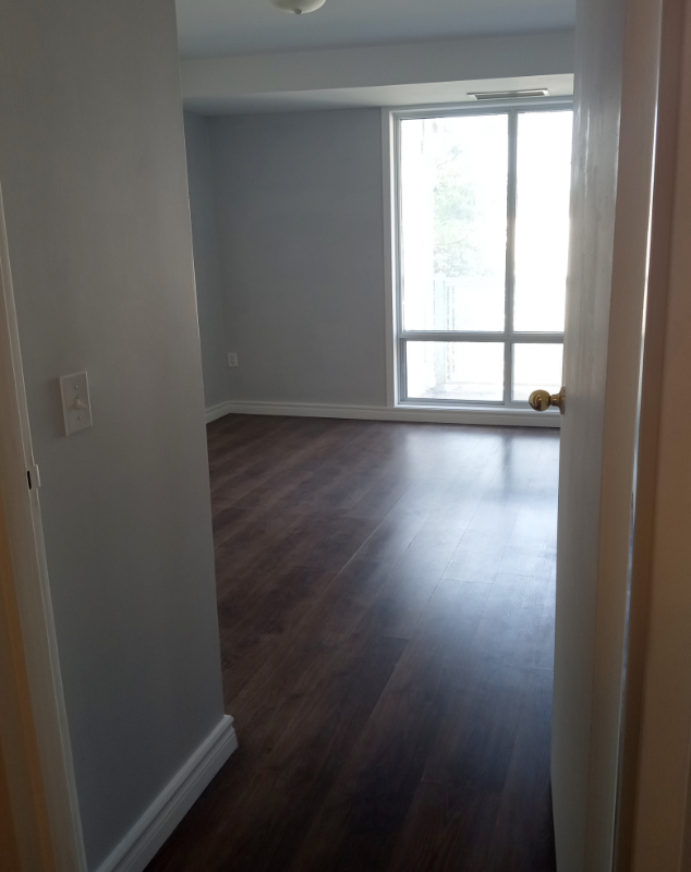 Bedroom 214-95 - 95 Barrie Rd