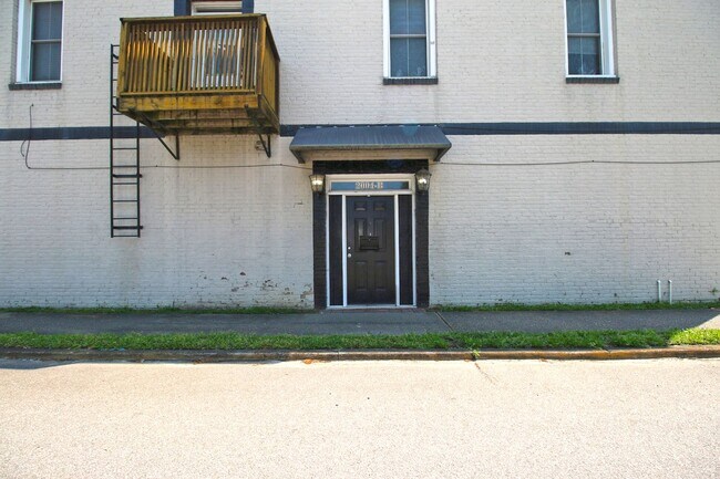 Foto del edificio - Stylish 3Br/2BA Apartment Living in the He...