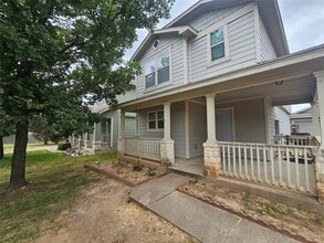 Building Photo - 2724 Fairview Dr