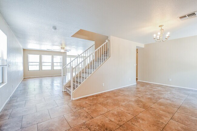 Foto del edificio - 3221 W Cavedale Dr