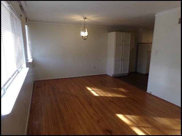 Building Photo - 408 Pickwick Ln