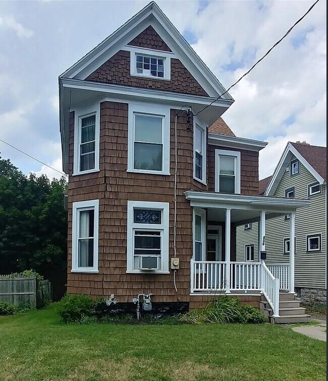 Foto del edificio - 406 Laforte Ave