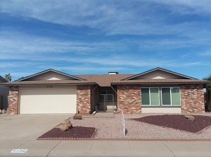 Rare rental with pool - 5120 E Shomi St