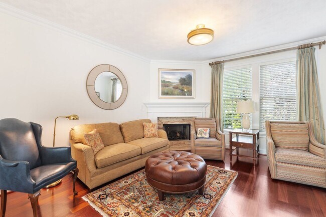 Foto del edificio - 5303 Holly Rd