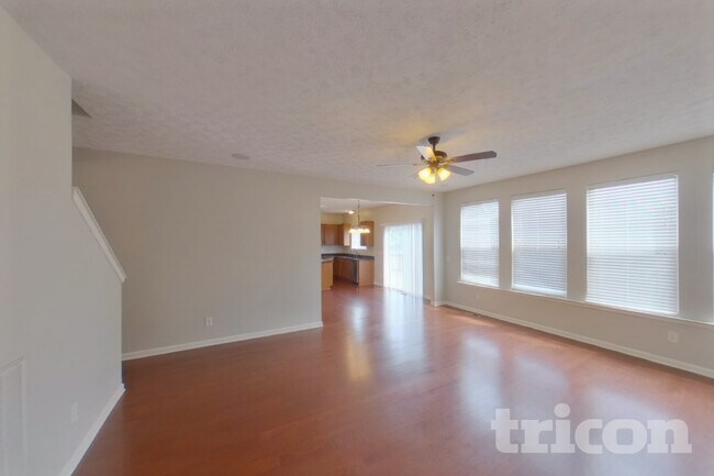 Foto del edificio - 6429 Sunnywood Dr