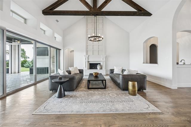 Foto del edificio - 5302 Barrington Dr