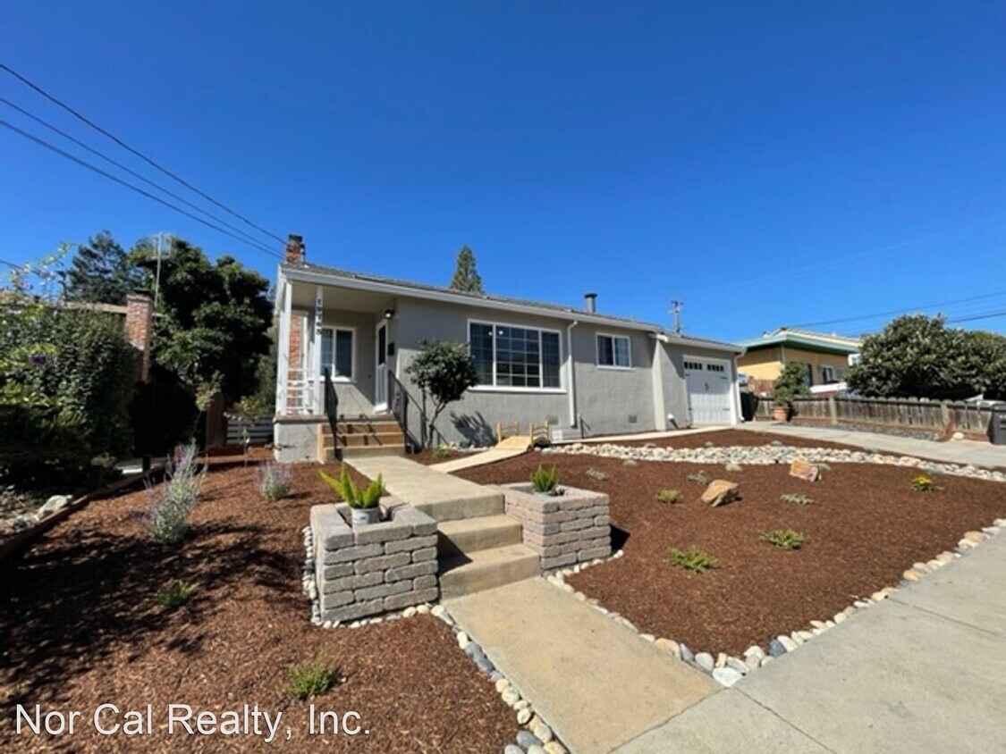 Primary Photo - 3 br, 1 bath House - 19763 Sprague Court