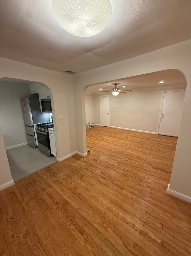 Building Photo - 6603 Bantry Ave