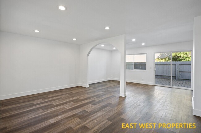Building Photo - 22815 Leo Ln
