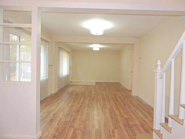 Building Photo - 3 Bed - 1.5 Bath Bungalow for Rent in Eastlake | Enchanting!