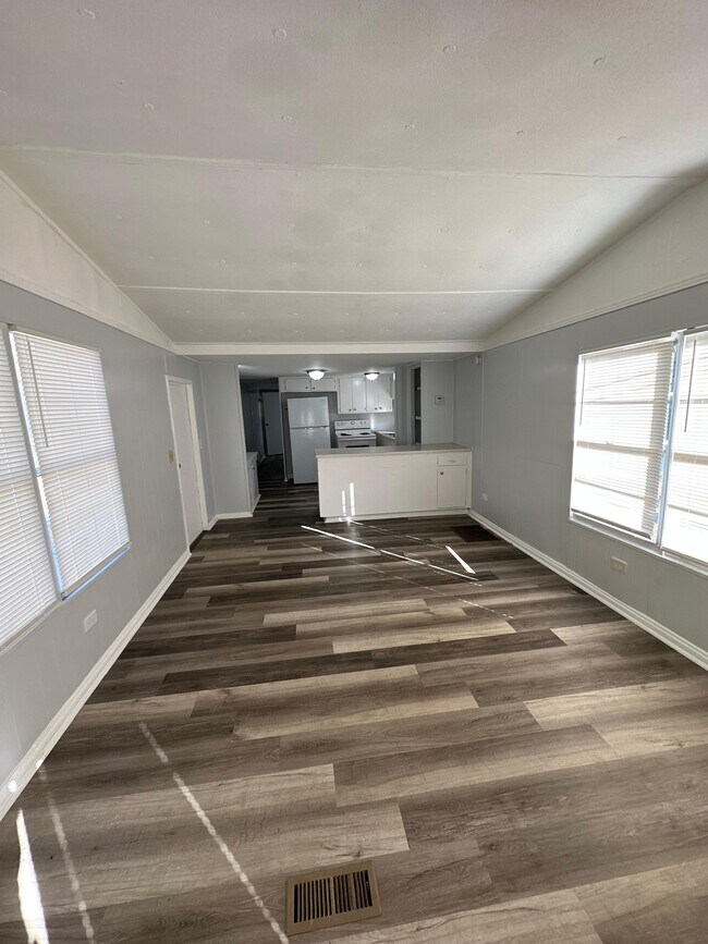 Foto del edificio - 7663 Bentwillow Dr