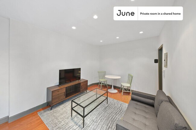 Foto del edificio - Room in Shared 2 bed/1 bath home