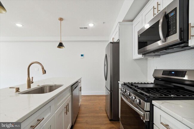 Foto del edificio - 673 N Preston St