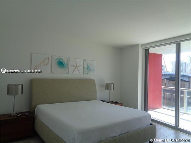 Foto del edificio - 2600 E Hallandale Beach Blvd