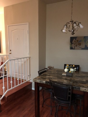 Dining area - 7037 La Tijera Blvd