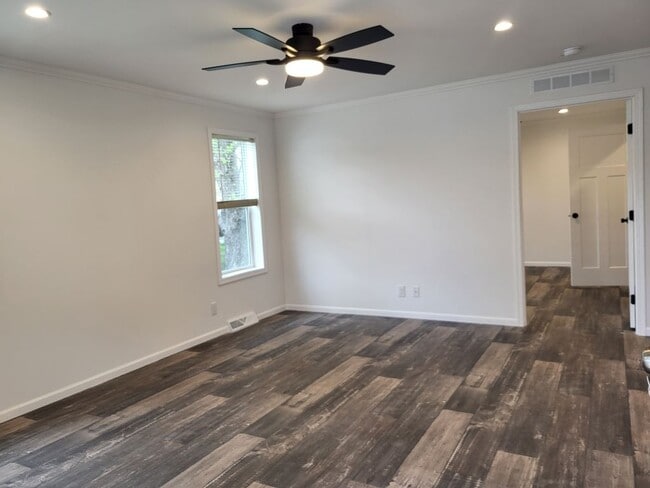 Foto del edificio - 1149 Bayside Rd