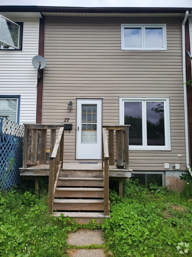Building Photo - 27 Devonshire Ct