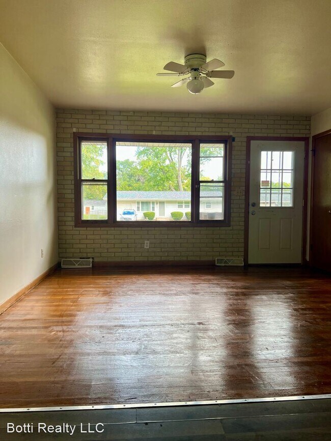 Foto del edificio - 3 br, 1 bath House - 1524 Iris Ave